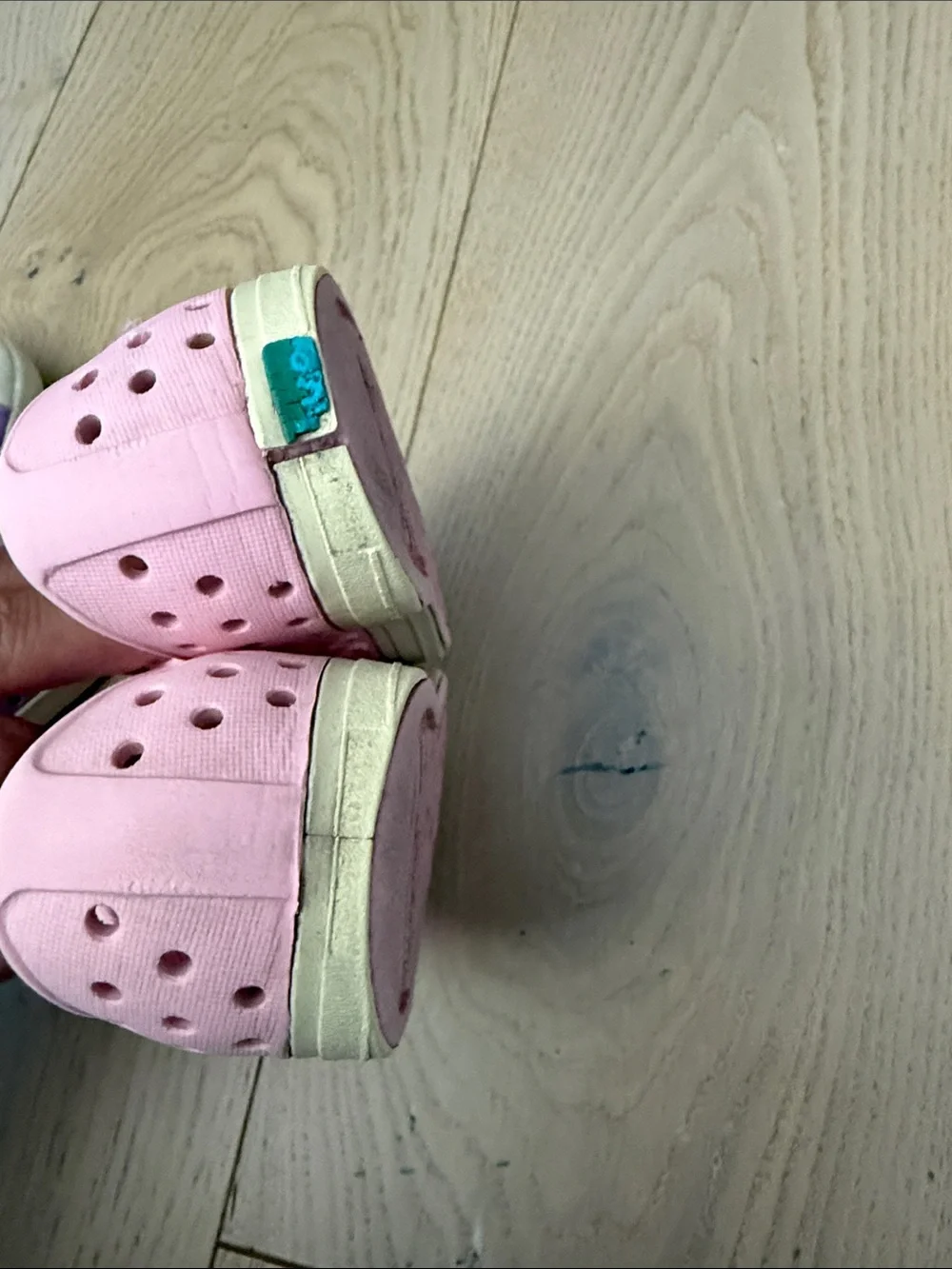 Native Slip-On Kids Shoes in Pink and Lavender size 7